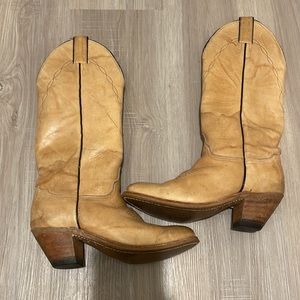 Abilene tan  Western Cowboy Boots Made in The USA U.S. Size 6